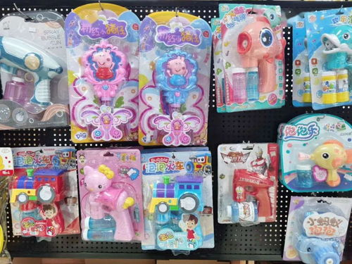 連續(xù)六天,這里的學生用品 玩具全場打折